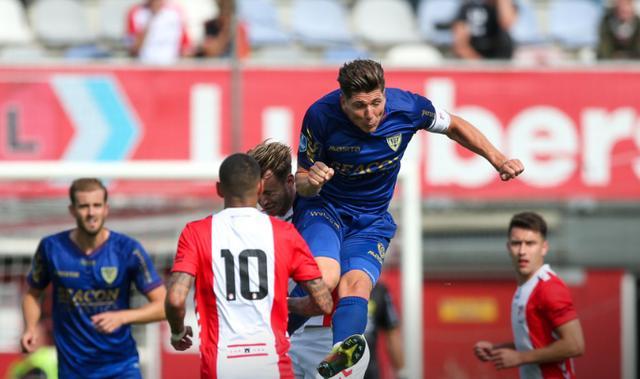 他们克服困 他们克服困