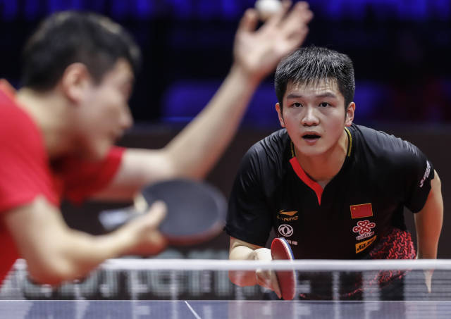 高居榜首 高居榜首