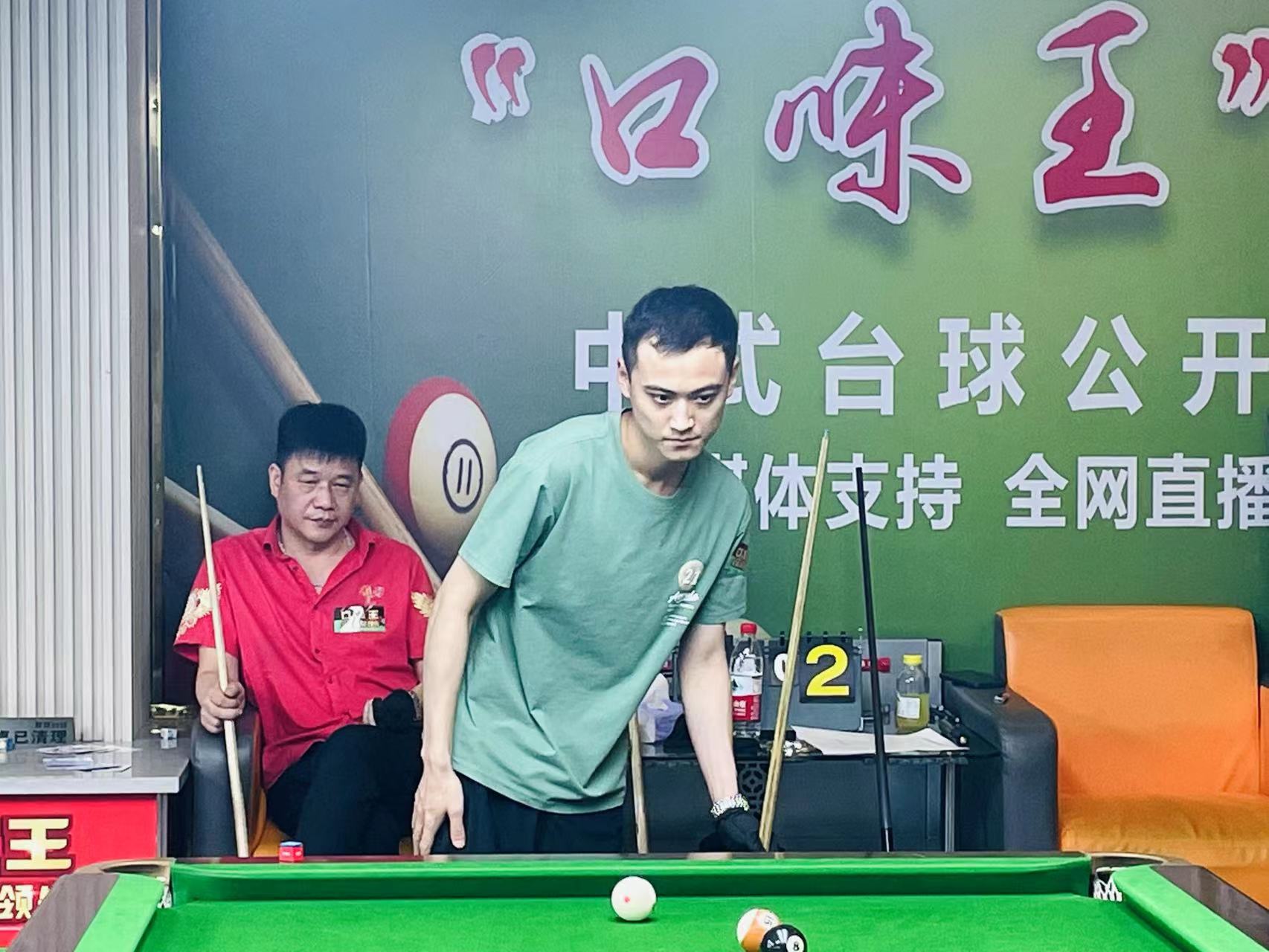 尤其引人注 尤其引人注