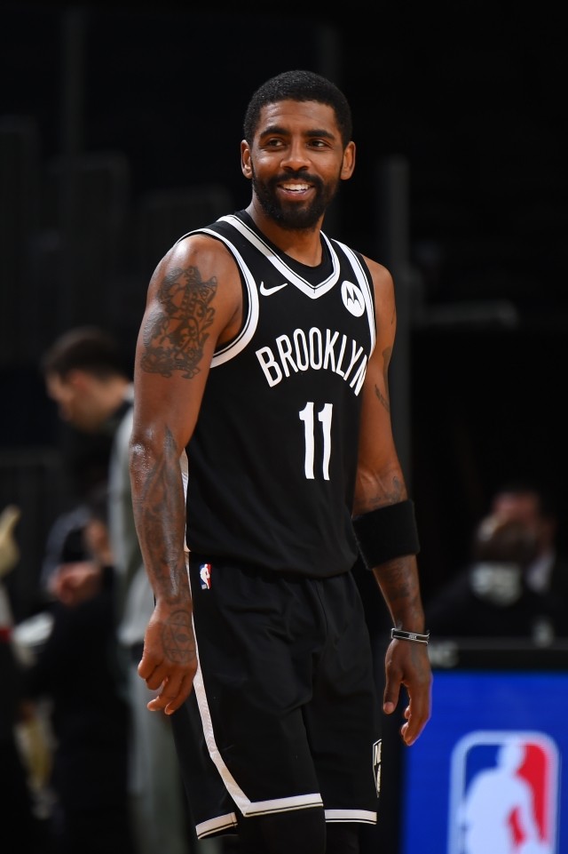 却在空中突 却在空中突