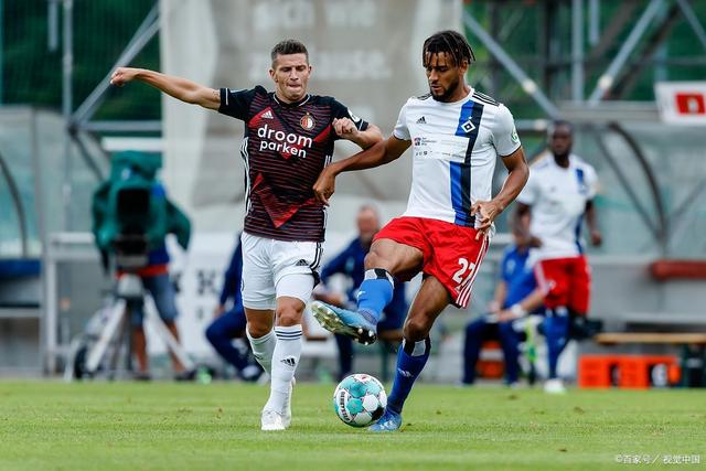 其在球场上 其在球场上