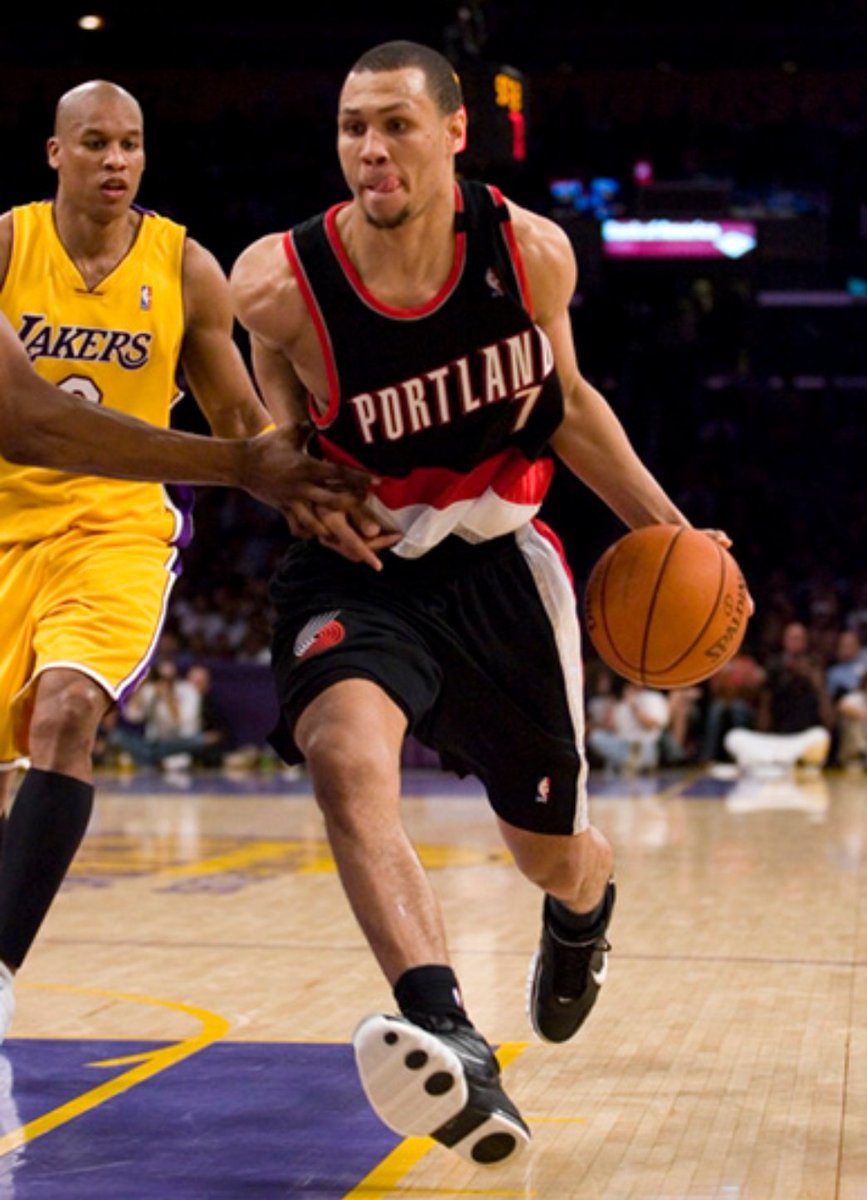 年会持续紧 年会持续紧